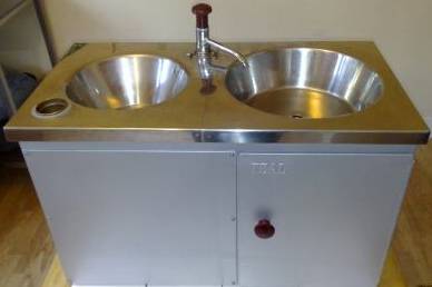 Mobile heated hand wash sink a must for every professional chef